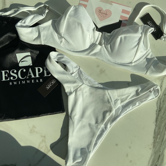 @eacapeswimwear - Picture 2 of 6